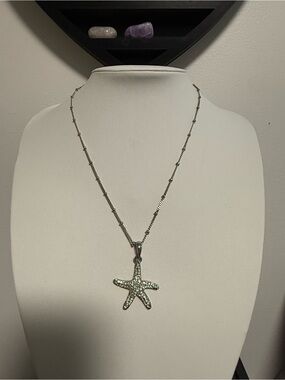 Rhinestone Starfish Pendant Necklace